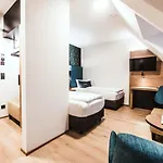 Messmer Hotel 4*
